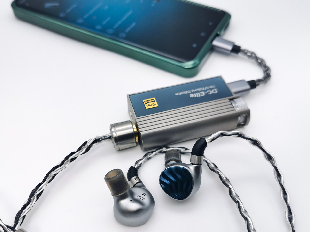 iBasso Audio IT05」 高級感のあるシェルデザインに独自技術の高 iBasso Audio IT05」 高級感のあるシェルデザインに独自技術の高