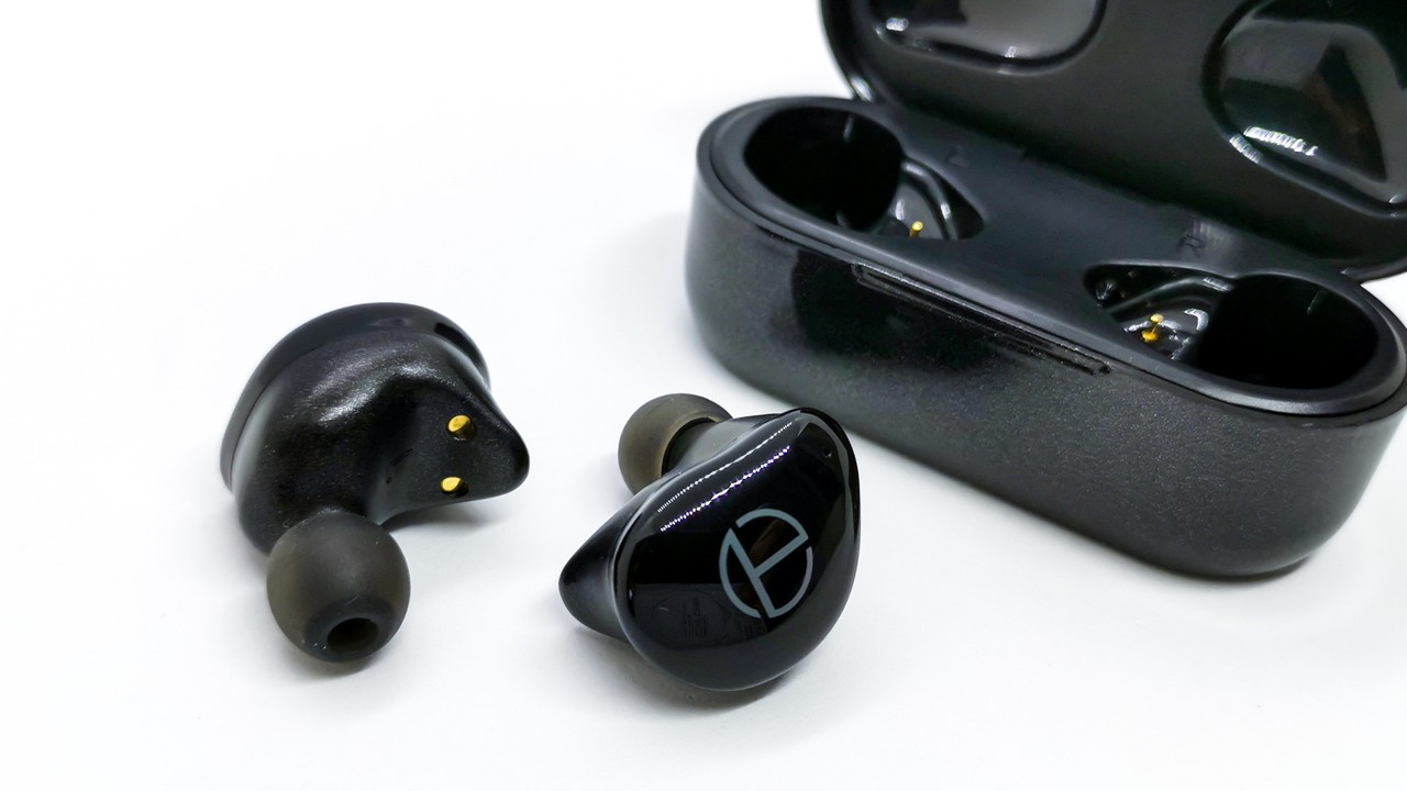 TRN T200」 QCC3020搭載aptX/AAC対応TWSで「1BA+1DDハイブリッド」。5