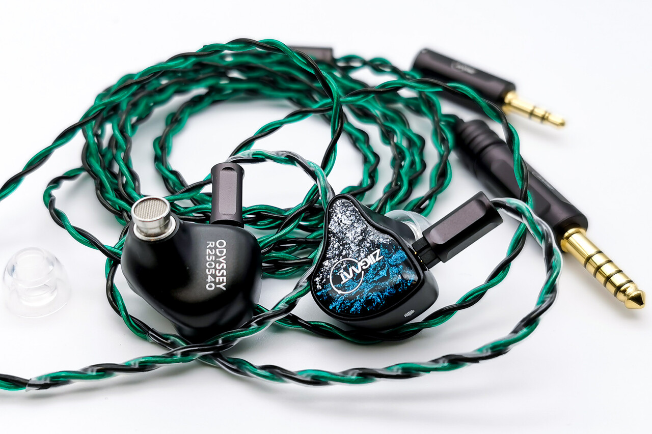 ZiiGaat Odyssey 3BA+1DD 美品 イヤホン ZiiGaat Odyssey 1DD+3BA ハイブリッドインイヤーモニター Hifi