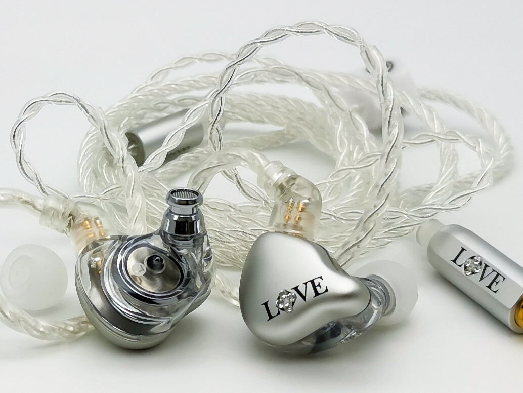 TFZ MY LOVE 4」 クールで魅力的なデザイン。アンダー100ドル級 TFZ MY LOVE 4」 クールで魅力的なデザイン。アンダー100ドル級