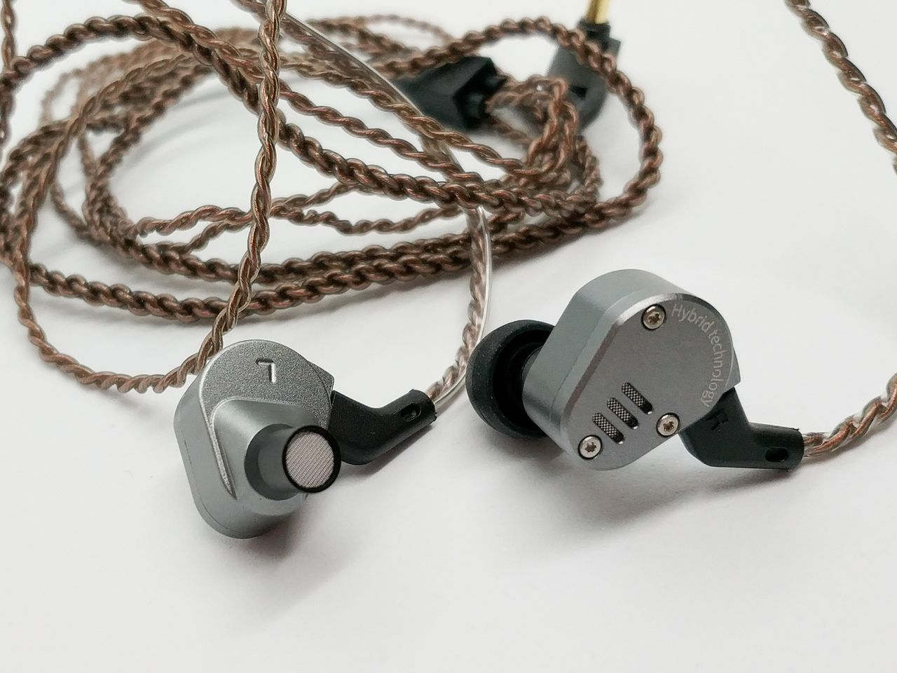 KZ ZSA」 vs 「ES4」「ZSR」、中音域が得意のKZ製イヤホンを最新