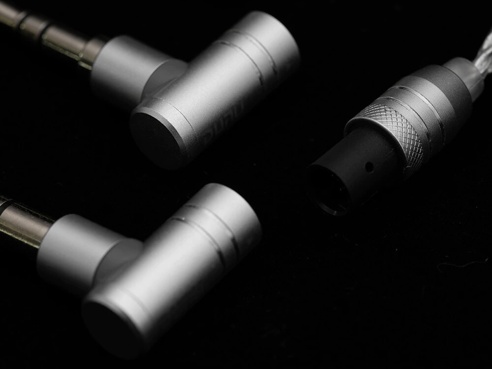 DUNU FALCON PRO」 美しいシェルデザインと聴きやすく滑らかなバランス