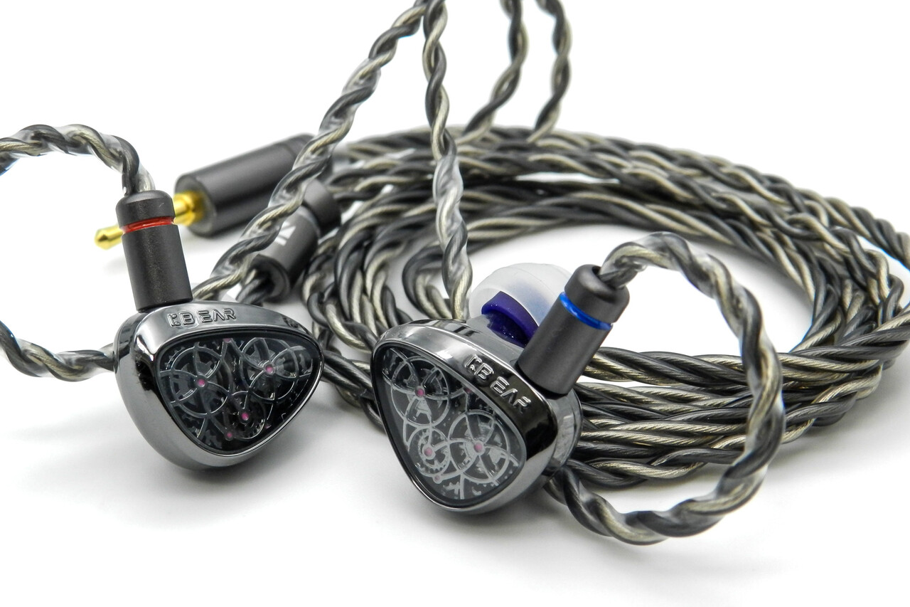 KBEAR Tourbillon Pro」 魅力的なギアデザインにPU+PEEK+ブルーDLC振動