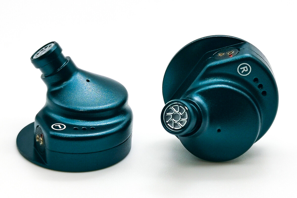 棚からレビュー】 「7Hz Timeless AE」 14.2mm平面ドライバー 棚からレビュー】 「7Hz Timeless AE」 14.2mm平面ドライバー