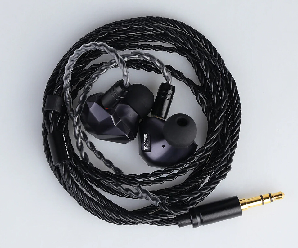 TRIPOWIN Rhombus」 LCP/PU複合振動板DD＋Knowles製BAハイブリッド構成