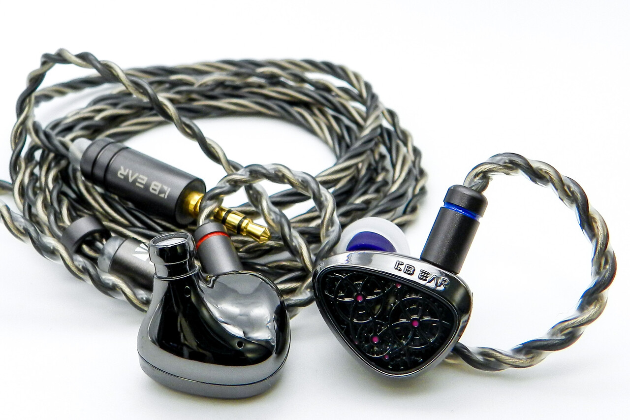 KBEAR Tourbillon Pro」 魅力的なギアデザインにPU+PEEK+ブルーDLC振動