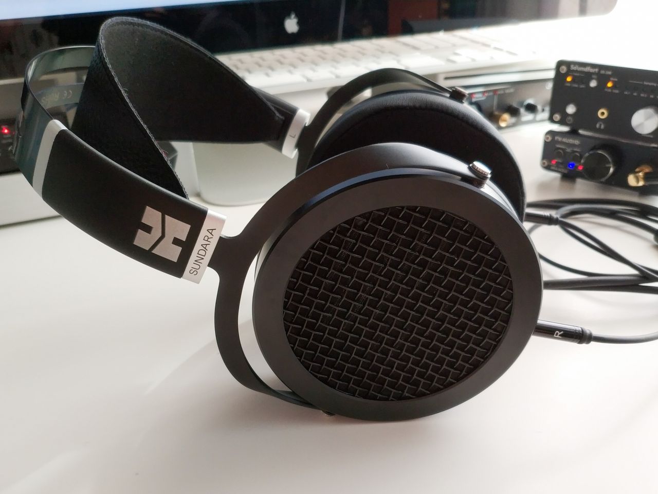 HIFIMAN SUNDARA」 新開発の平面駆動ドライバーとシンプルで HIFIMAN SUNDARA」 新開発の平面駆動ドライバーとシンプルで