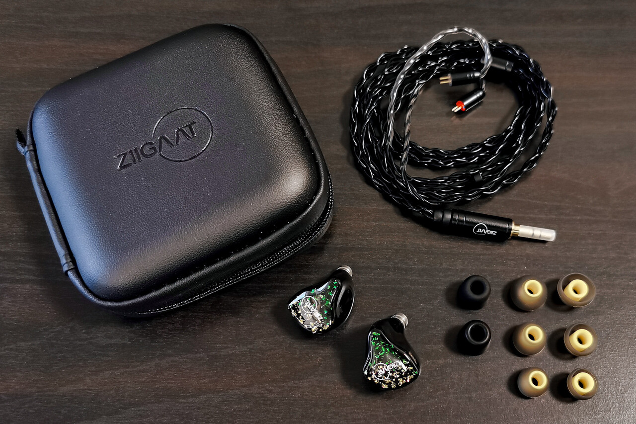 ZiiGaat x HBB: Arcadia」 HBB氏コラボによる2BA+1DD構成