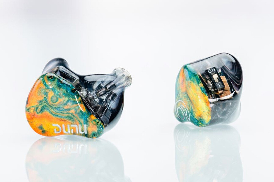 DUNU Studio SA6」 6BA構成の完成されたサウンド。フェイス DUNU Studio SA6」 6BA構成の完成されたサウンド。フェイス