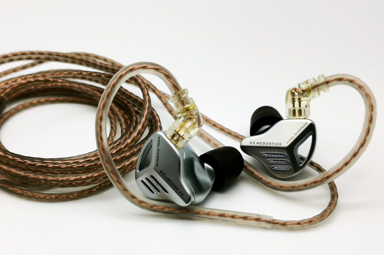 KZ ZVX」 新ドライバーを搭載しフルメタルシェルを採用したシングル