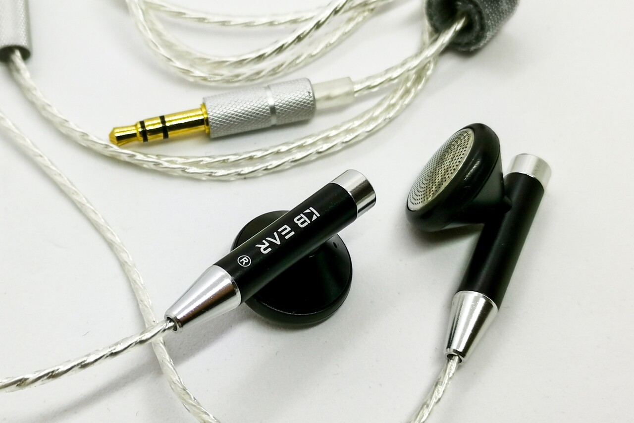 イヤホン KB KBEAR KB01」 ベリリウムコート振動板ドライバー搭載