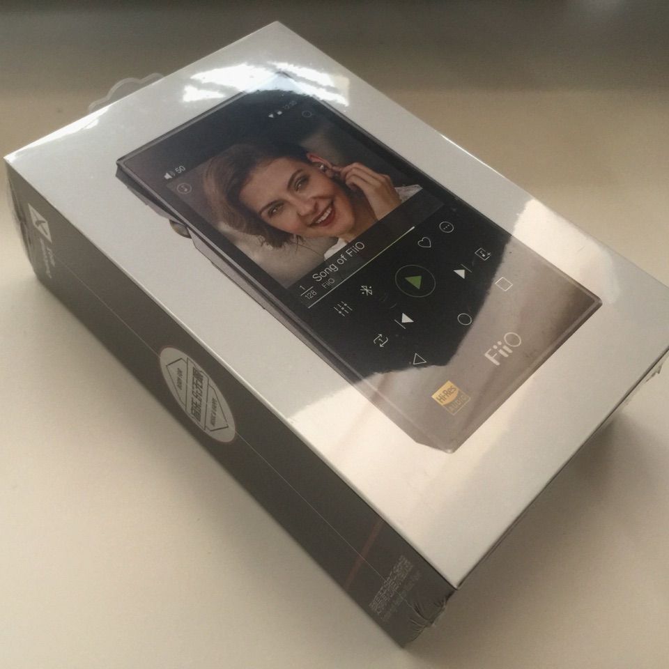FiiO X5 3rd gen」でイロイロつないで聴いてみた。【レッド FiiO X5 3rd gen」でイロイロつないで聴いてみた。【レッド