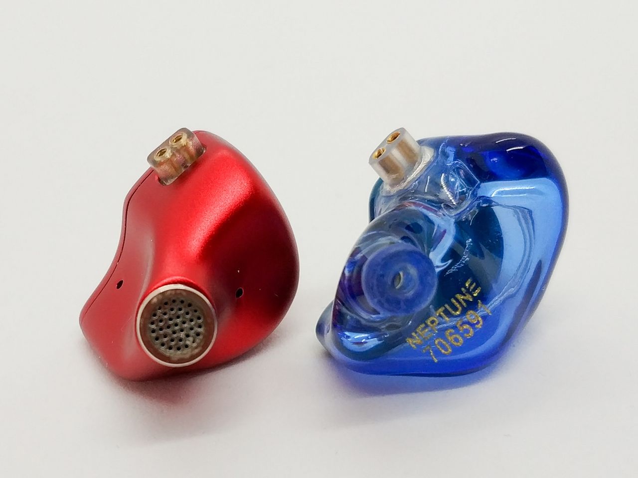 TFZ QUEEN」 気合の入ったネーミングながら、個性的に膨らむ低域