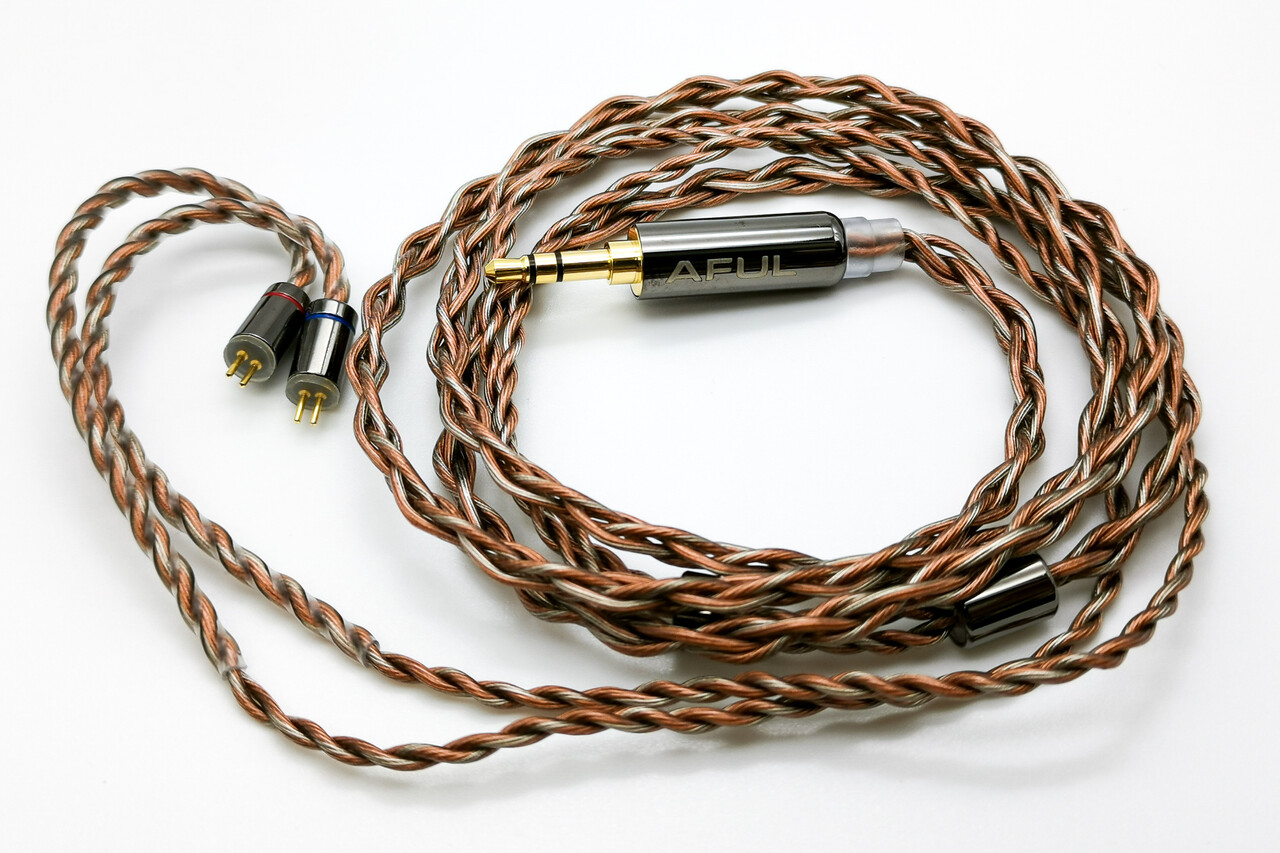 AFUL Performer8」 7BA+1DD構成に数々の特許技術で驚くほど上質 AFUL Performer8」 7BA+1DD構成に数々の特許技術で驚くほど上質