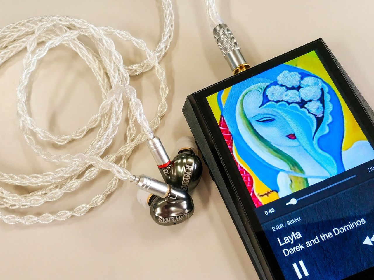 ハイレゾ mmcx イヤホン SEMKARCH CNTDD1 SEMKARCH SKC-CNT1」 パワフルな低域と抜群のバランスを両立した