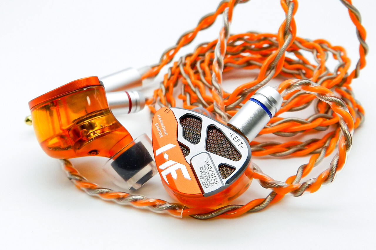 Tangzu HE Xiao Qiao 3.5mm版 オレンジ Harmonic Empire XiaoQiao」 メカニカルなシェルデザインにドンシャリ