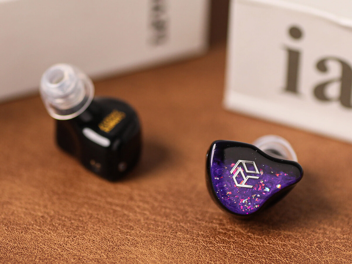 Yanyin CARMEN」 Sonion製の高性能BAを中心とした片側10BA構成 Yanyin CARMEN」 Sonion製の高性能BAを中心とした片側10BA構成