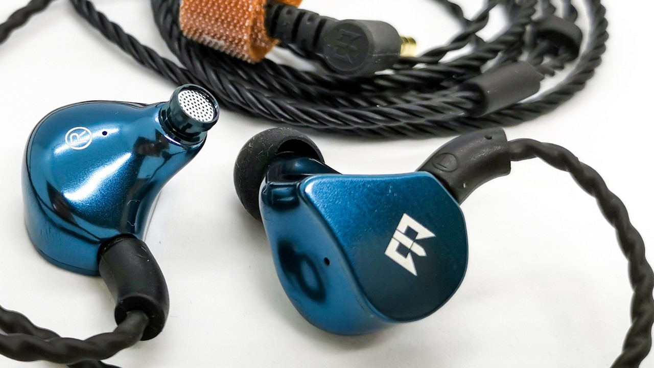TRI-i4」 ボーカル映えするサウンドが気持ちよい、コンパクトな TRI-i4」 ボーカル映えするサウンドが気持ちよい、コンパクトな