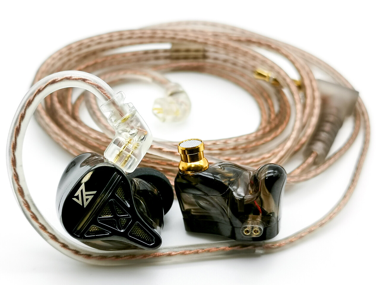 KZ DQS」 最新の「Legendary」ドライバーを搭載。パワフルかつ