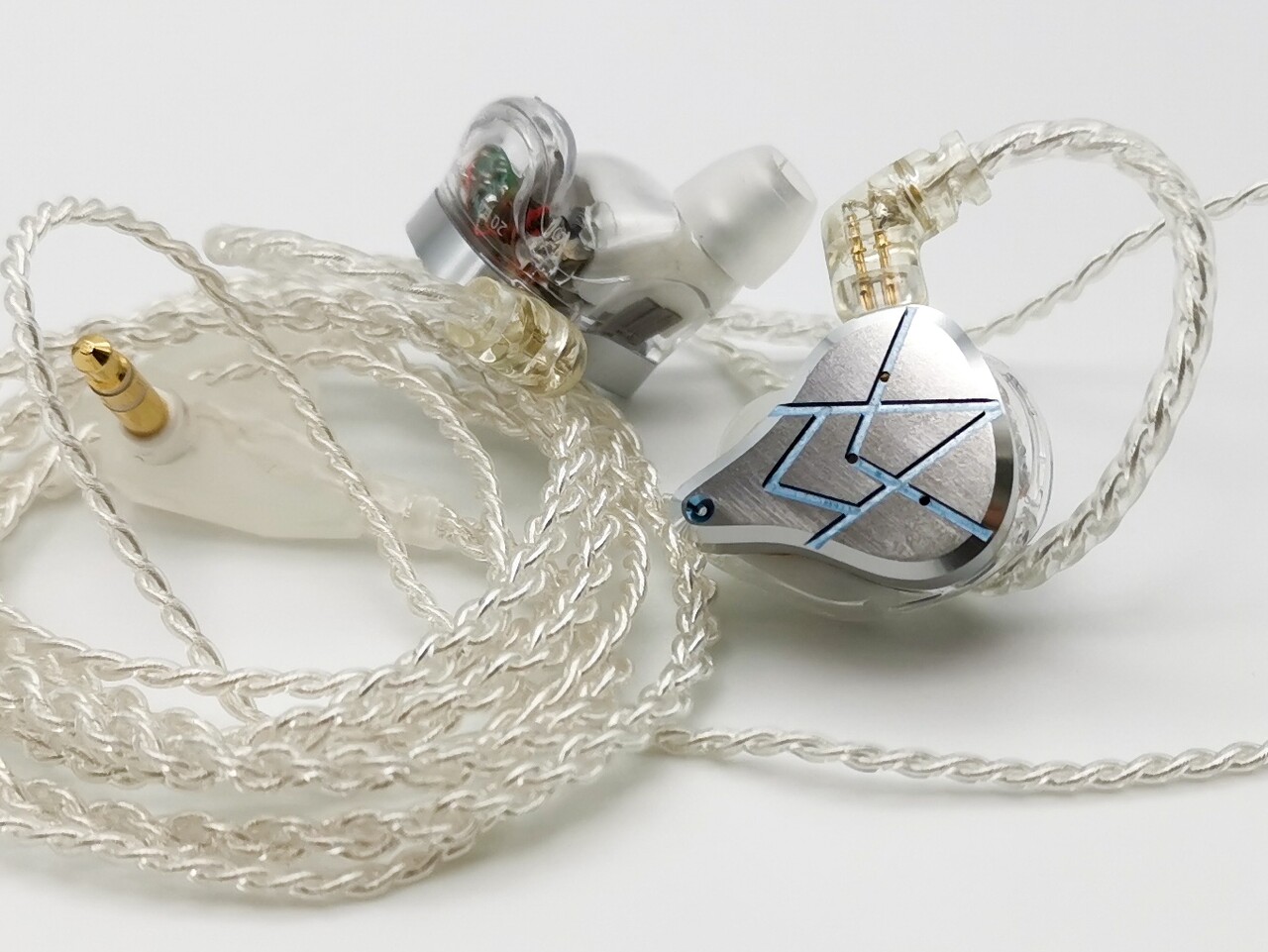 KZ ASX」 驚きの10BA構成でアンダー100ドル。目をひくデザインと