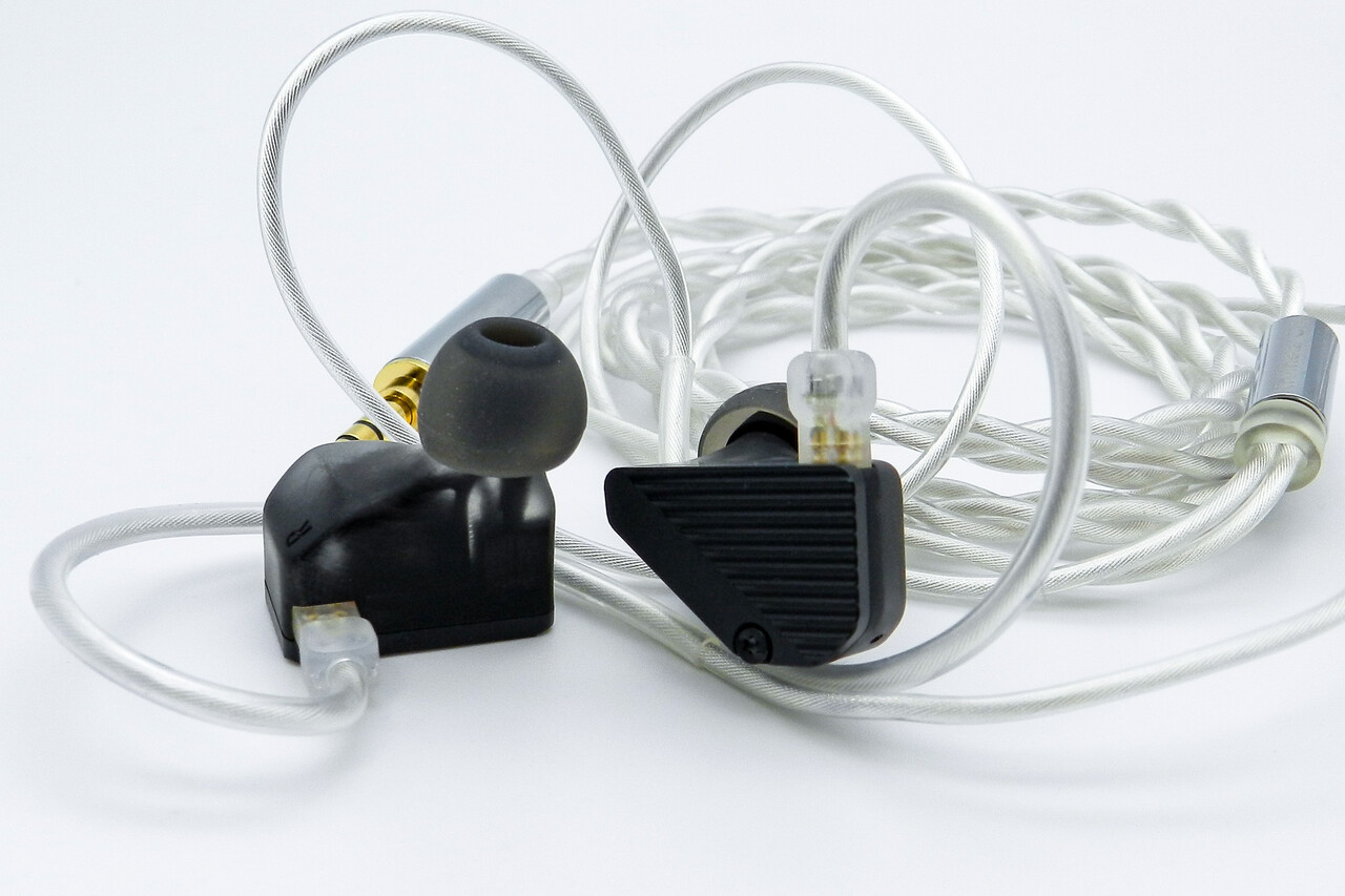 TRUTHEAR PURE」 80ドル台の価格を維持しつつ、3BA+1DD構成、新