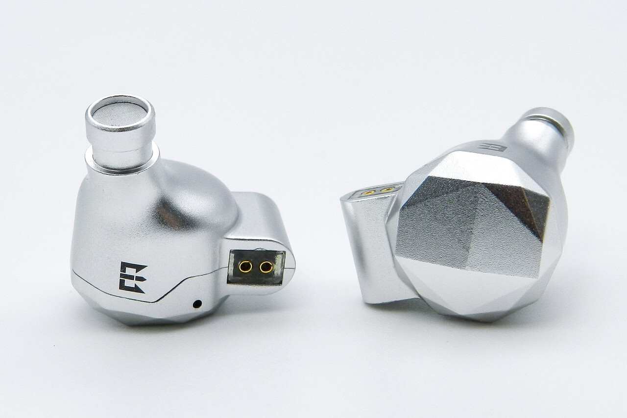 TRI i2 KONGTONG」 独自12mm平面駆動ドライバーを搭載しシンプルかつ