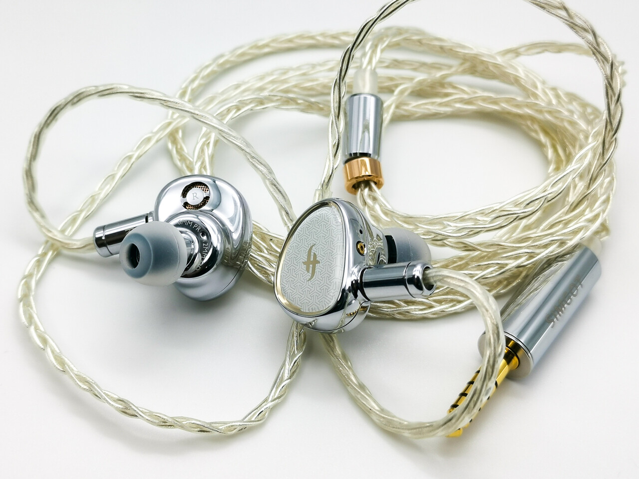 棚からレビュー】「SIMGOT EA2000 (Boson)」 独自1DD+1PR構成