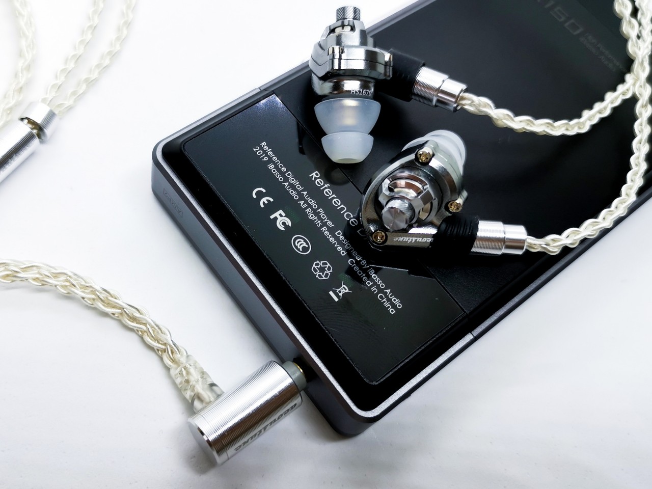 Acoustune 「HS1670 SS」 今さらですが、「個人的メイン使い」高 Acoustune 「HS1670 SS」 今さらですが、「個人的メイン使い」高