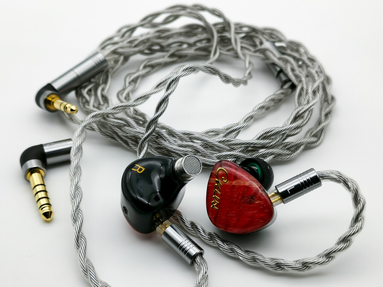 MYER-AUDIO CKLVX D62」 サイズの異なるDDを含む6BA+2DD構成