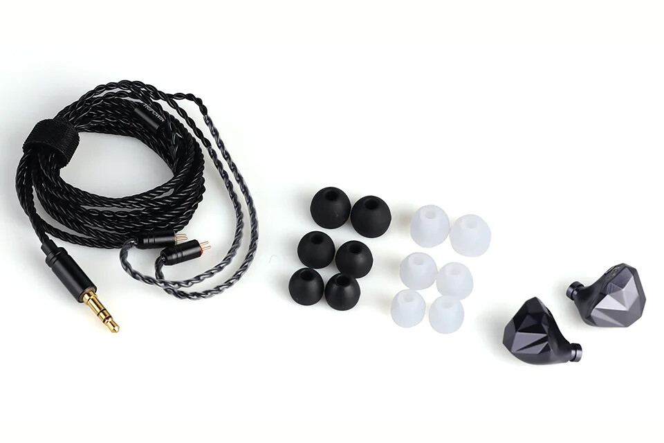 TRIPOWIN Rhombus」 LCP/PU複合振動板DD＋Knowles製BAハイブリッド構成