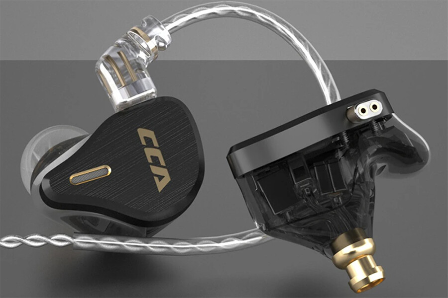 CCA CS16」 8BA構成でアンダー100ドル。音質面で改良されるも装着性や