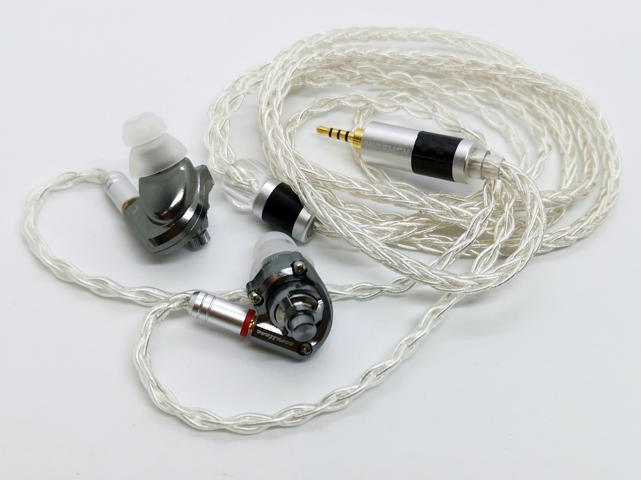 Acoustune 「HS1670 SS」 今さらですが、「個人的メイン使い」高 Acoustune 「HS1670 SS」 今さらですが、「個人的メイン使い」高