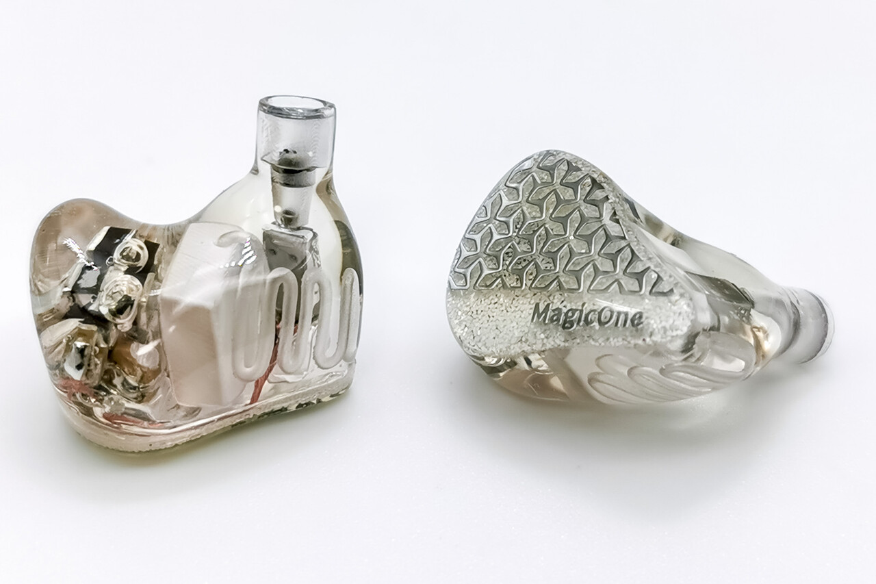 美品 AFUL MagicOne 4.4mmプラグ シングルBA AFUL Magic One」 シングルBA構成の特徴を活かしつつ独自