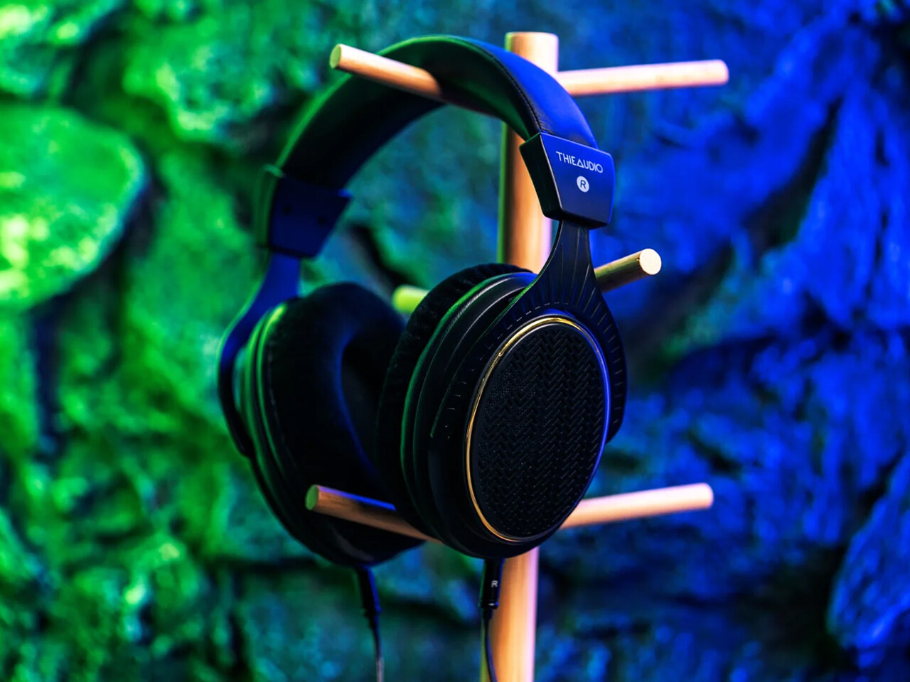 THIEAUDIO Ghost レビュー「特徴的ながら自然でTHIEAUDIOらしさ