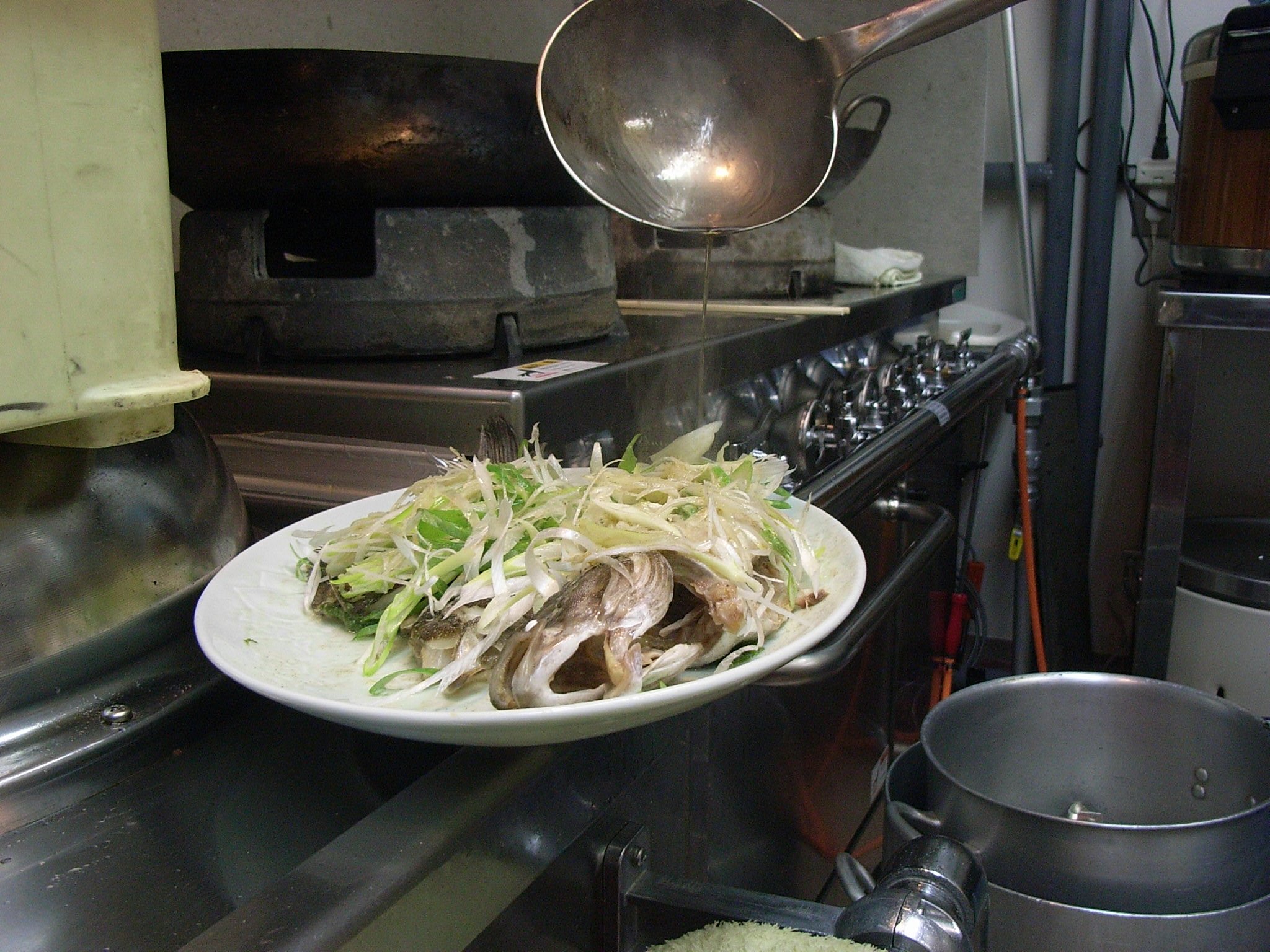 魚クンの運命やいかに 海鮮中華 宮の森れんげ堂とバンビのグルメ日誌