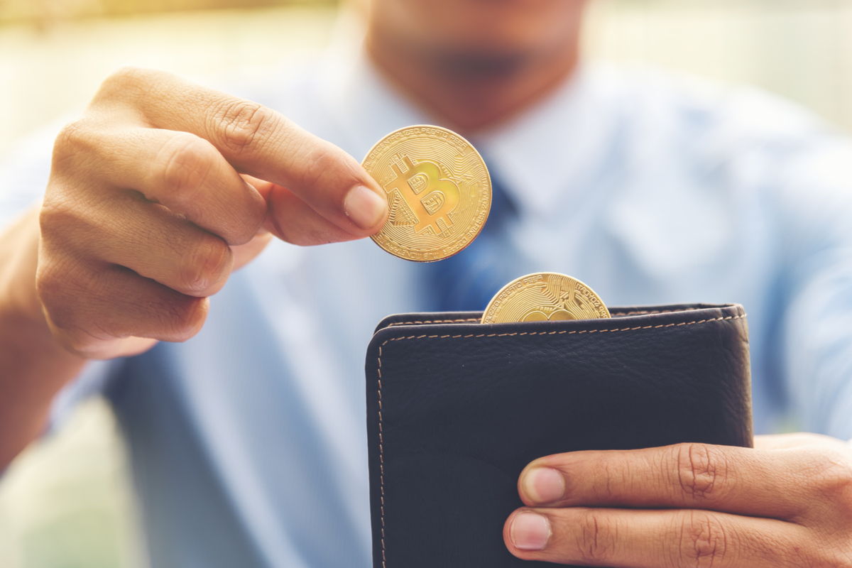 コールドウォレットとは？対応する取引所やホットウォレットとの違いを解説 : LINE BITMAX 公式ブログ