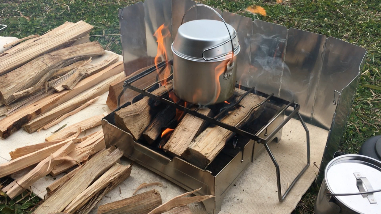 Solo stove ウルフアンドグリズリー 焚き火 台 芝生 正直レビュー