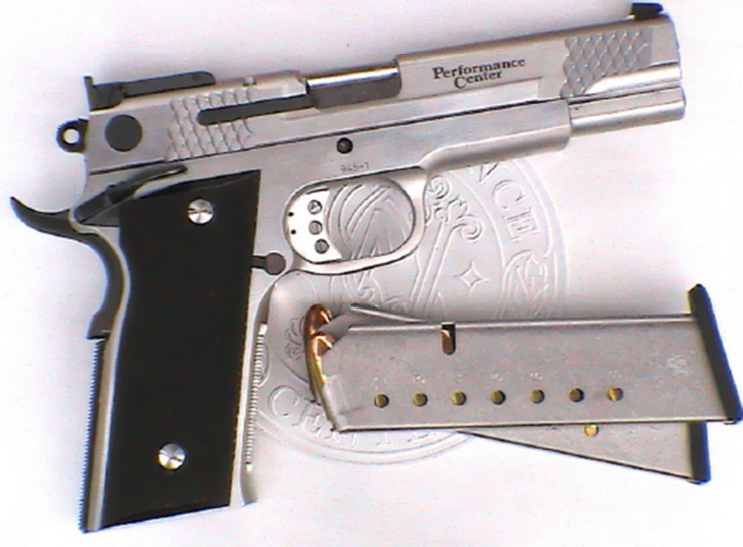 S&Wのカスタム部門「パフォーマンスセンター」が製作した.45口径ハンドガン M945とは : Gun Geek