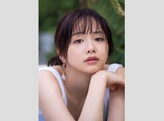 【あざとさ限界突破】森香澄、美脚チラ見せで“きつねダンス”炸裂！観客「完全に狙ってる」