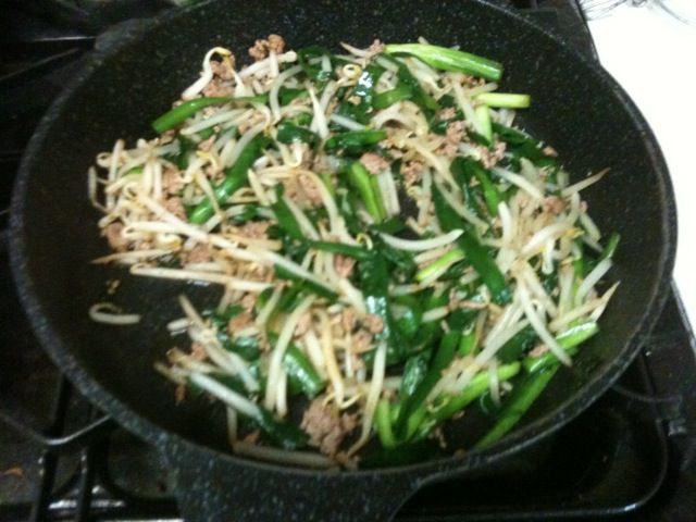 ひき肉納豆ニラもやし炒め を作ってみた 小池屋酒店姉妹店 ひき肉納豆ニラもやし炒め を作ってみた 小池屋酒店姉妹店