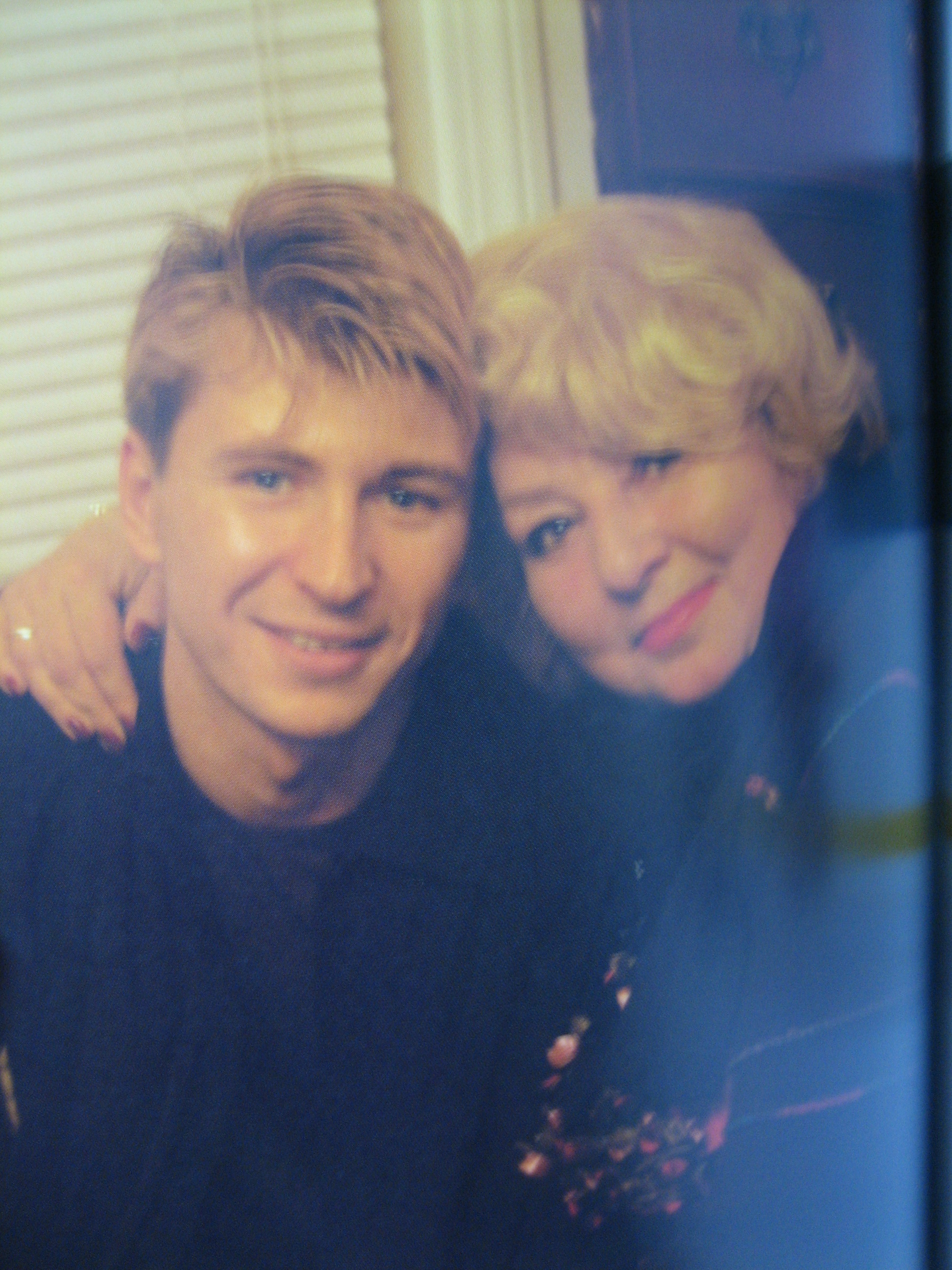 サービスショット 夜と朝の境界線