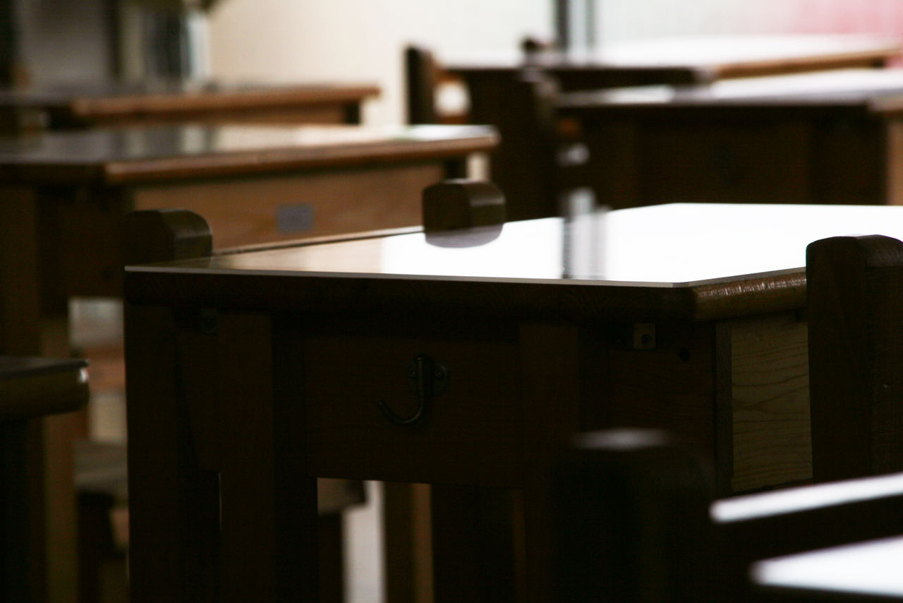 生徒 先生 ａ君が窓ガラスを割ってます 報告に来た生徒の肋骨を折る体罰 ふとましい猫のニュースブログ