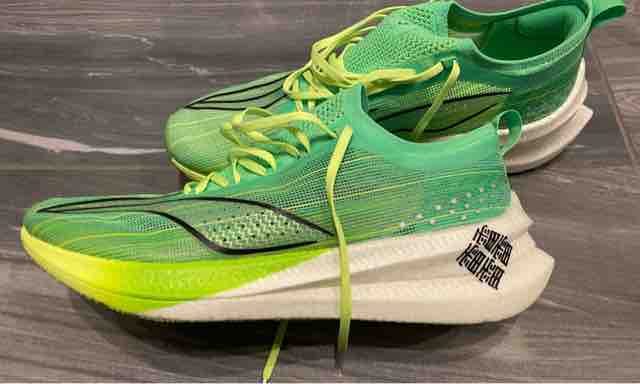 10km快調走 Li Ning(リーニン)Feidian2.0 Elite : シリアスランナー