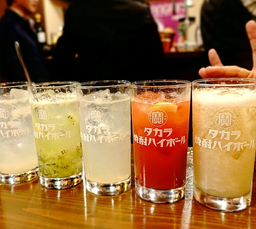 北新地で立ち呑み 生果実酎ハイに加え餃子も出前やねん 蜆楽檸檬 ケンラクレモン できる限り遊ぶ D