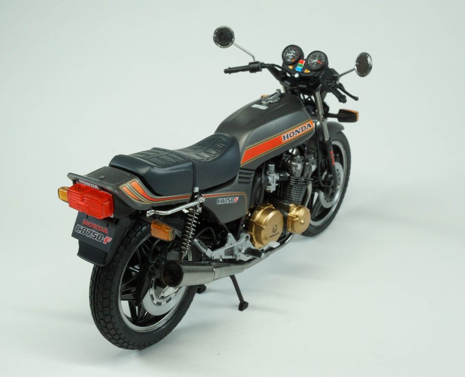 TAMIYA 1/12 CB750F 7 : タン塩によるタン塩の為のプラモデル