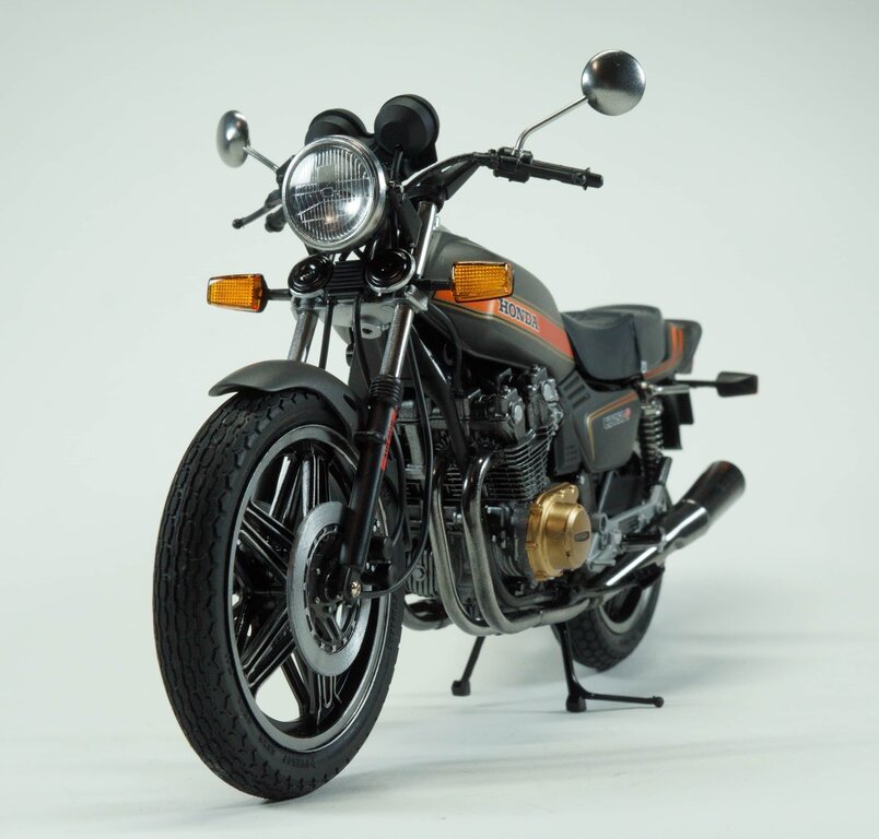 TAMIYA 1/12 CB750F 7 : タン塩によるタン塩の為のプラモデル