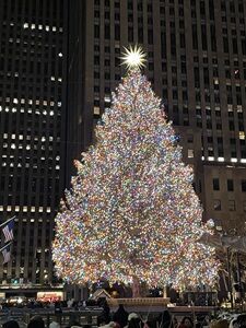 122725 rockefeller tree