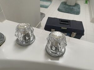 112424 bath tab faucet