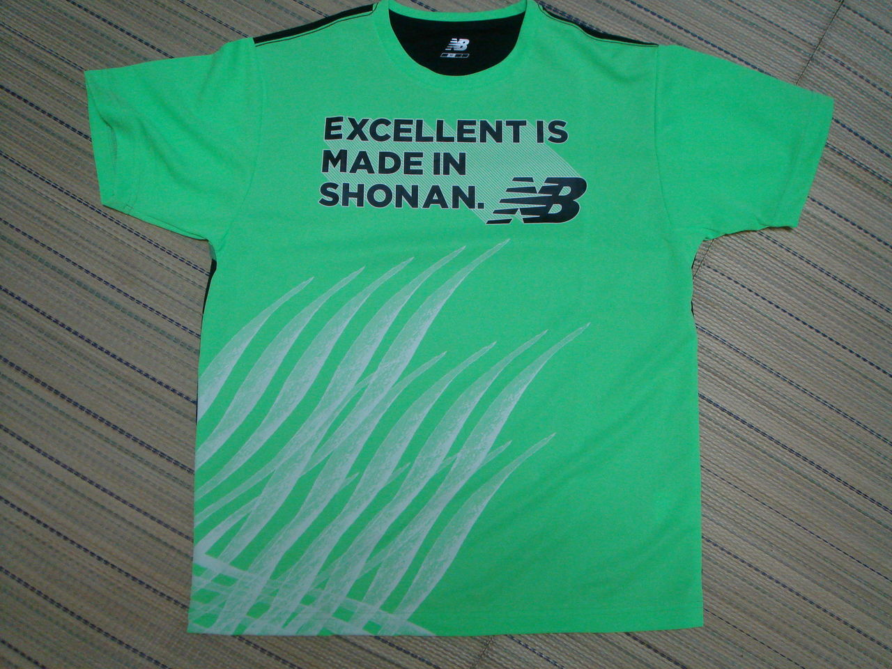 ** 足跡 **湘南国際マラソンTシャツ