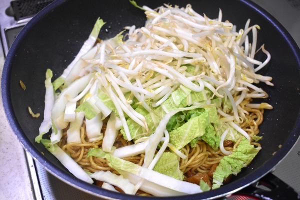 豚あぶらかす焼きそば (5)